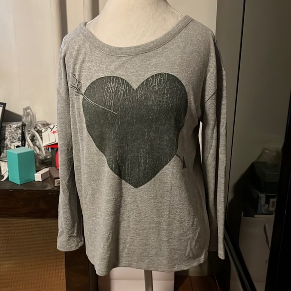 Chaser Tops - Chaser small lightweight sweatshirt grey with a dark gray heart in the middle